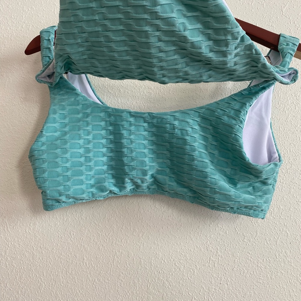 Bikini Set - Picture 2 of 4